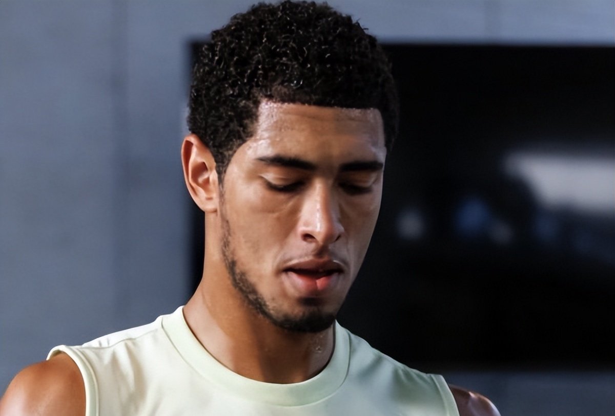 体育赛事-西甲国际比赛日走向成谜，皇家马德里止住颓势，更衣室稳定，团队化学反应显著的简单介绍