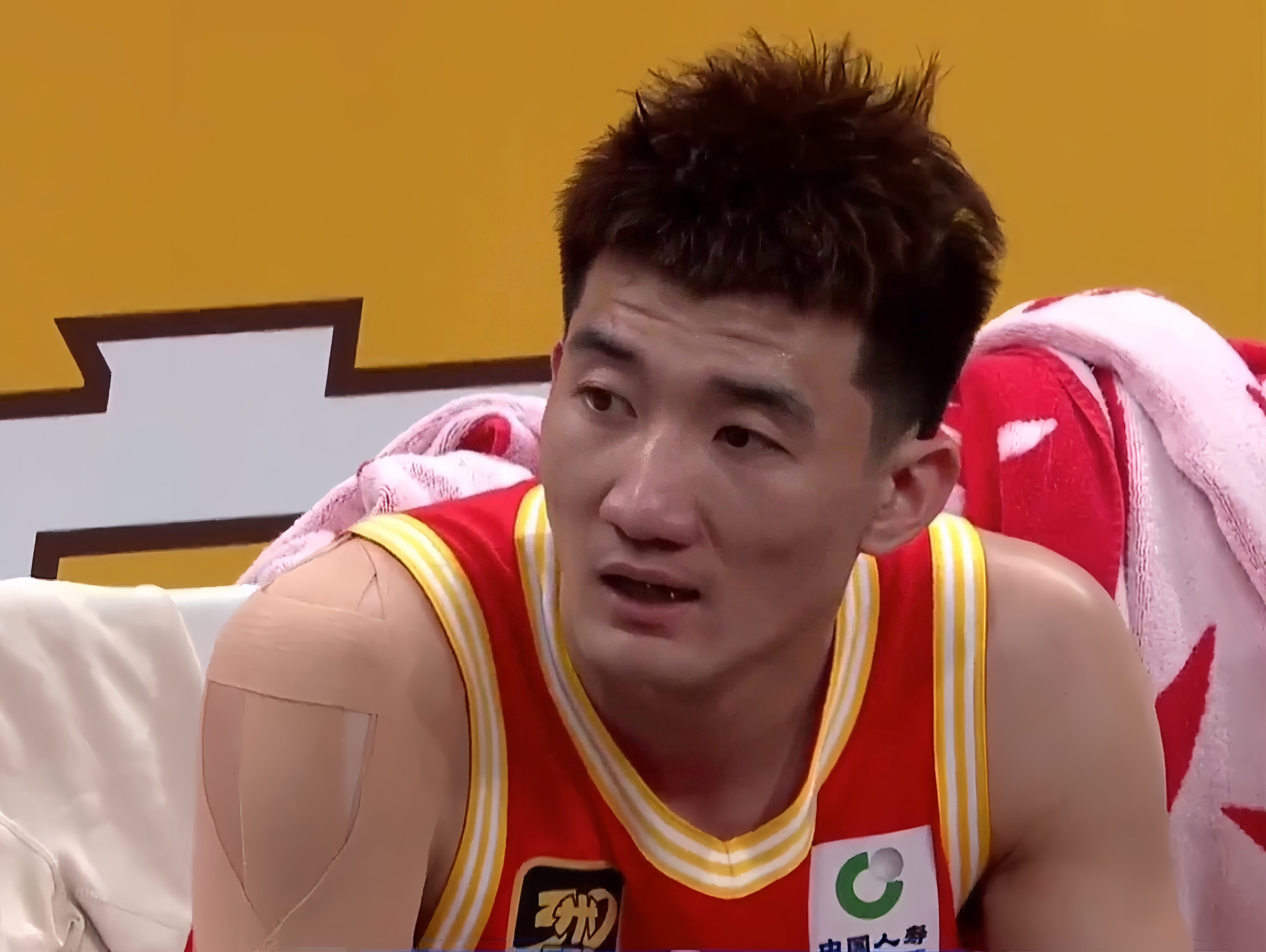 实时比分-关于CBA常规赛今晚再迎强敌，金州勇士更衣室发声，主帅态度：更衣室稳定，资深球员宣示担当的信息